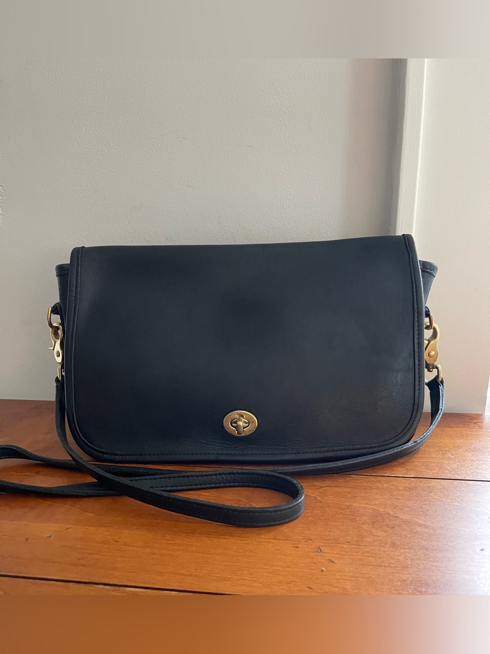 Authentic 1995 Vintage Coach Convertible Clutch Bag (Style 9635)